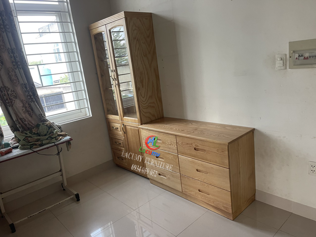 TỦ TRƯNG BÀY GỖ TẦN BÌ (SỒI NGA) 0.8M - TTB01