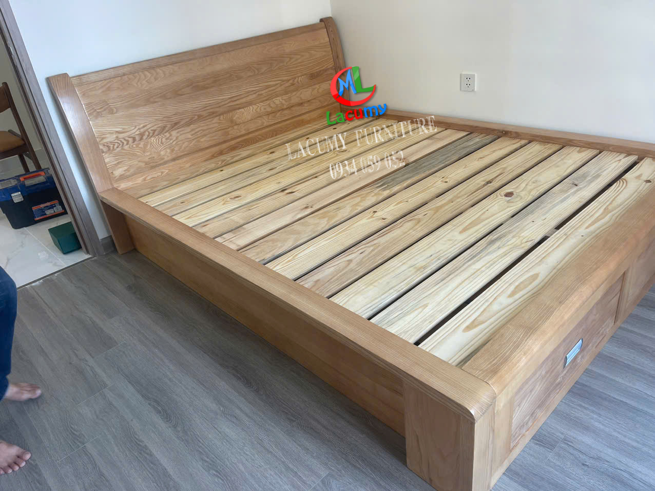 GIƯỜNG KIỂU NHẬT ĐẦU GIƯỜNG RON THẲNG GỖ TẦN BÌ (SỒI NGA) HK ĐUÔI -GN05(1m6)