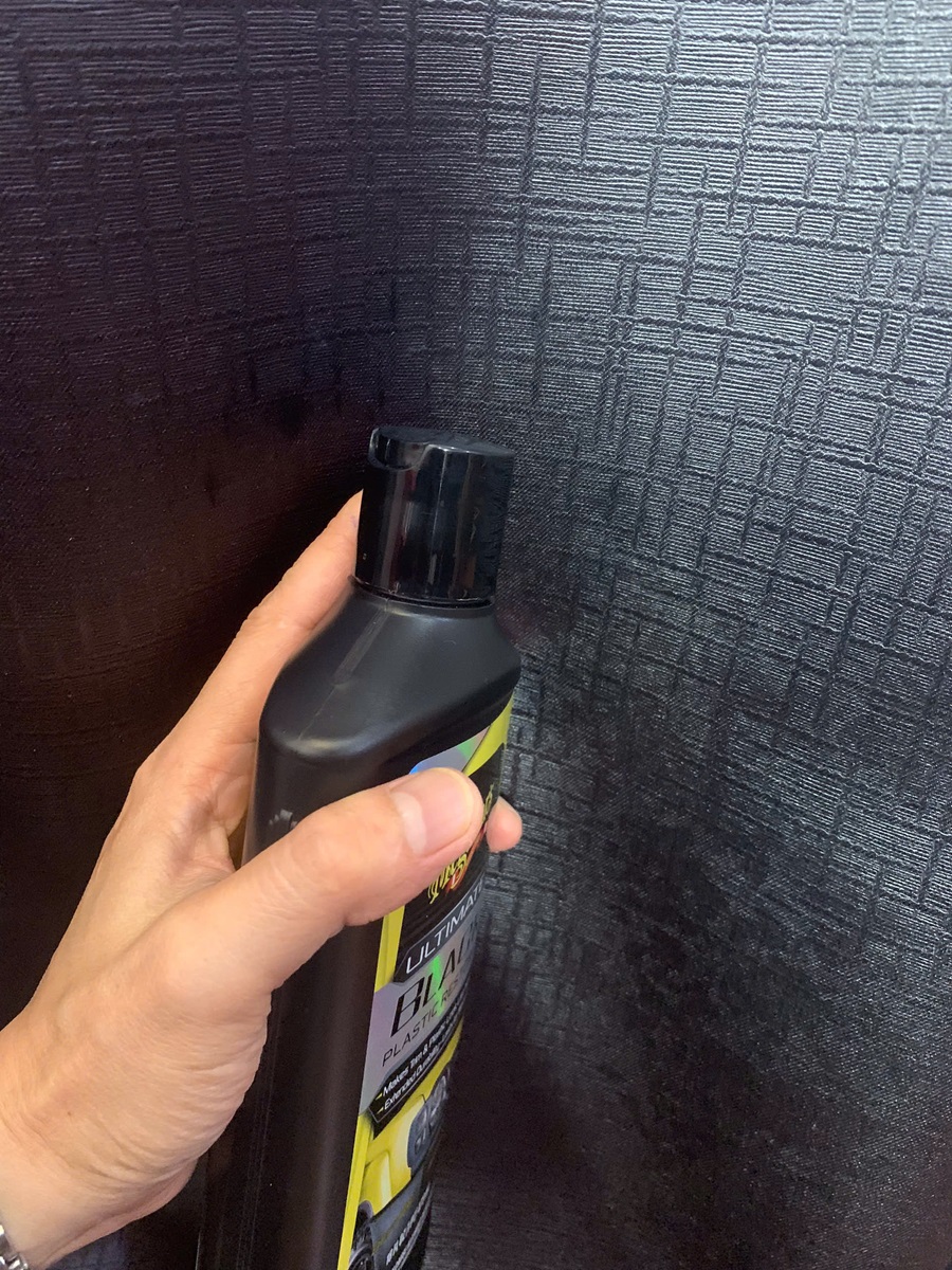 Kem phục hồi và dưỡng nhựa ngoại thất ô tô Meguiars  Ultimate Black Plastic Restorer 473ml
