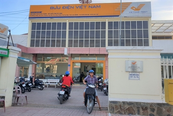 Tây Ninh: Khuyến khích người dân đến Bưu điện huyện để thực hiện thủ tục đổi giấy phép lái xe