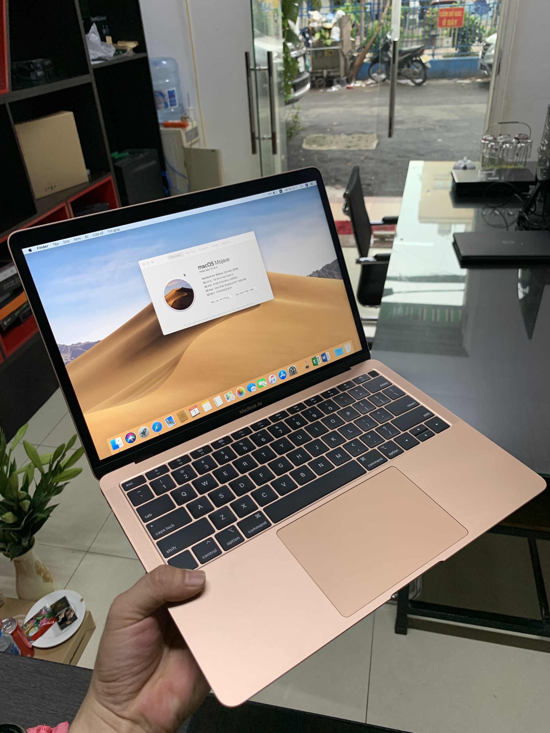 決まりました】MacBook Air (Retina, 13-inch, 2018)