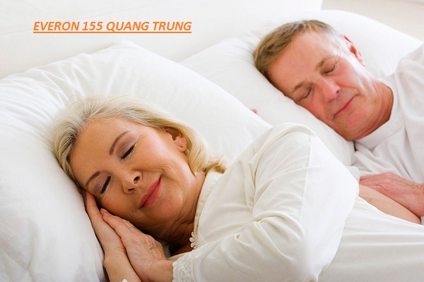 Đệm bông ép Everon giảm đau lưng cho người già hiệu quả