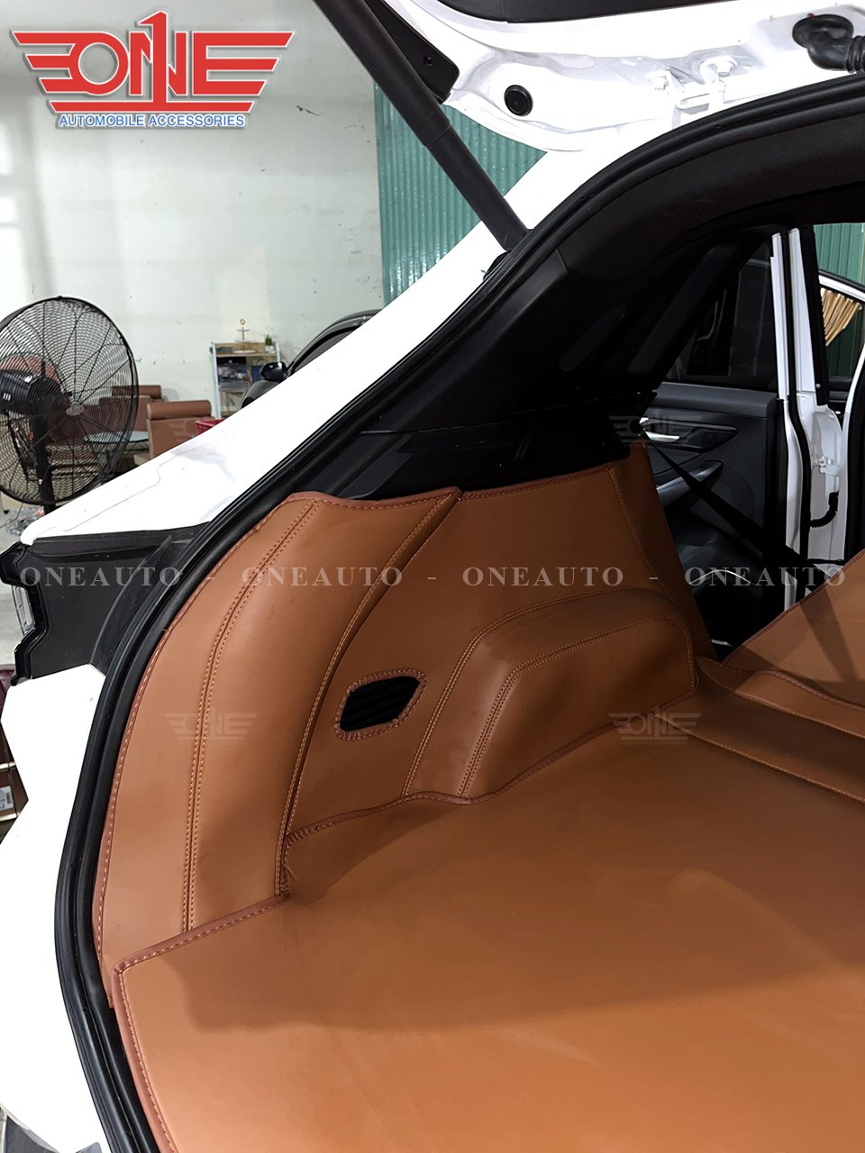 Thảm lót cốp ô tô da 5D Vinfast VF8