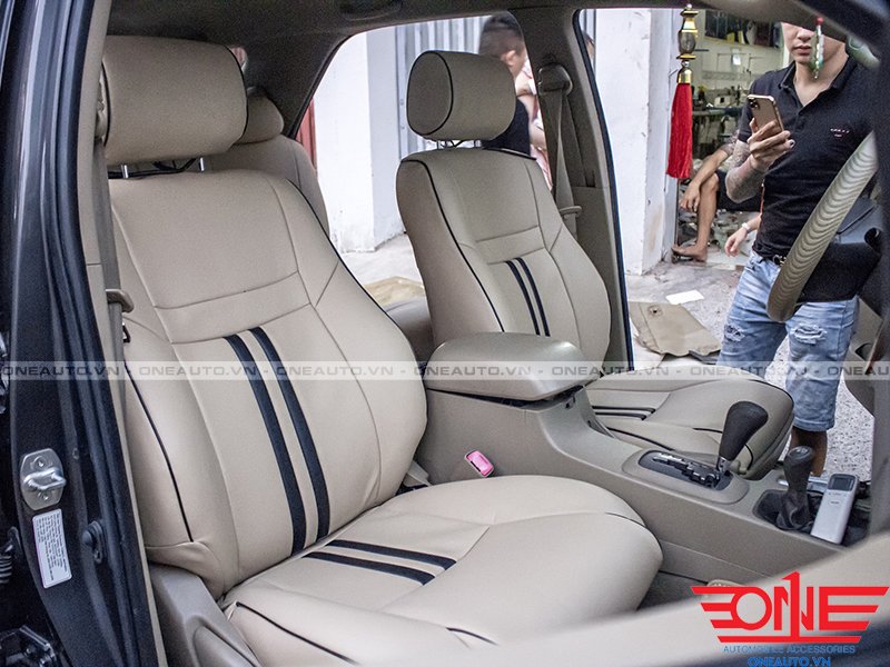 Bọc Ghế Da Ô Tô Toyota Fortuner 2013