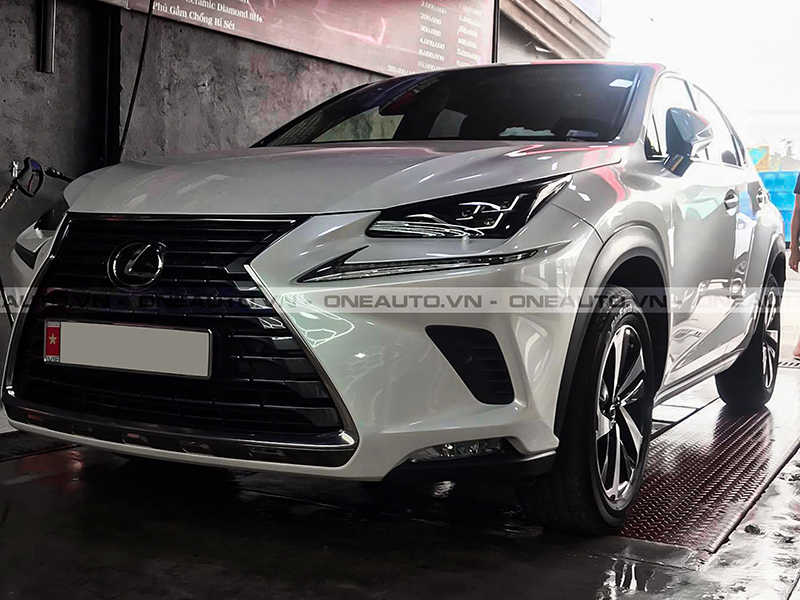 Giá xe LEXUS NX 300 2019 mới chỉ từ 2763600000 VNĐ