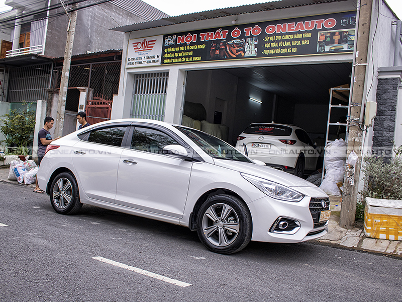 tham-lot-san-oto-hyundai-accent-2020-xe