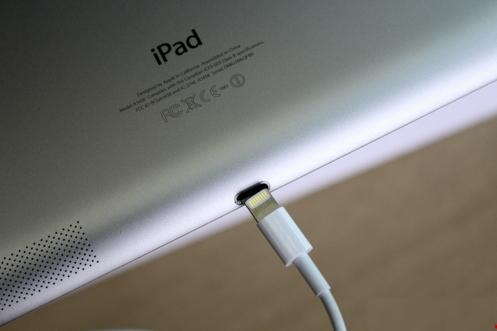 Dùng sạc iPad cho iPhone, liệu có nhanh hơn?