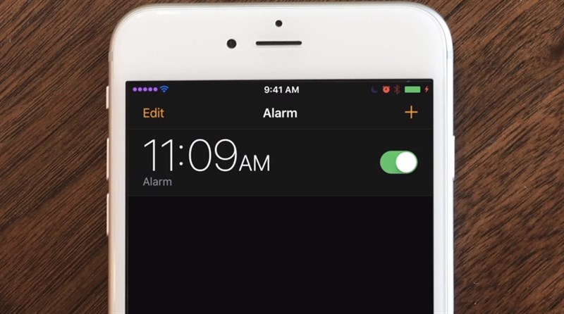 Đổi màu thanh trạng thái iPhone đẹp lung linh mà không cần Jailbreak.