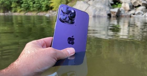 iPhone 15 Pro Max có chống nước không? Giải đáp chi tiết