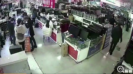 Cắn pin iPhone để kiểm tra thật giả, thanh niên suýt chết vì pin phát nổ