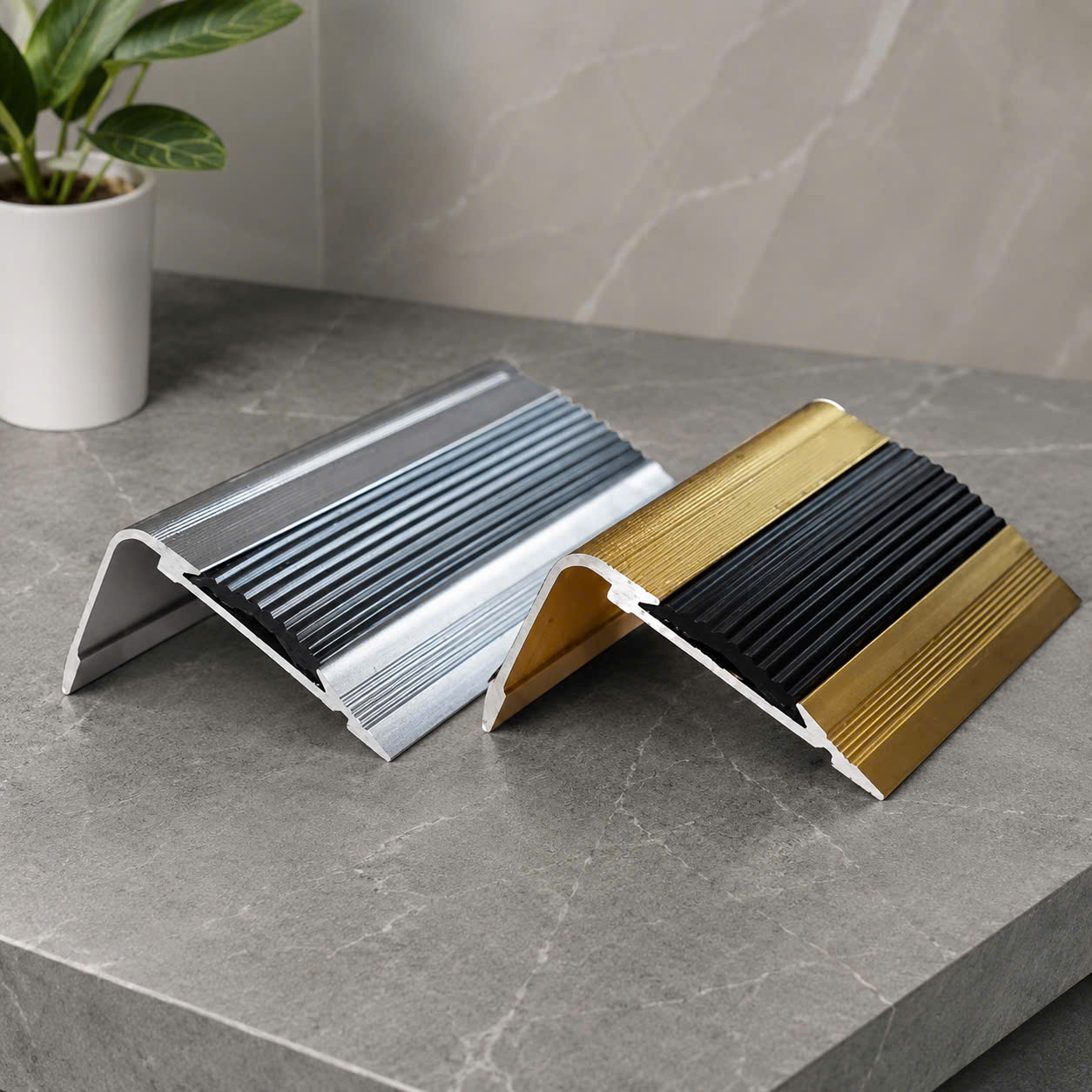 NẸP NHÔM CHỐNG TRƯỢT CẦU THANG