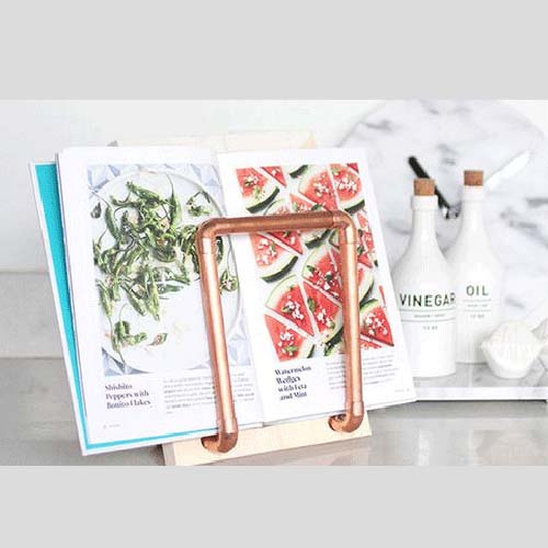 Làm kệ sách nấu ăn hình ống nước cực hay ho
