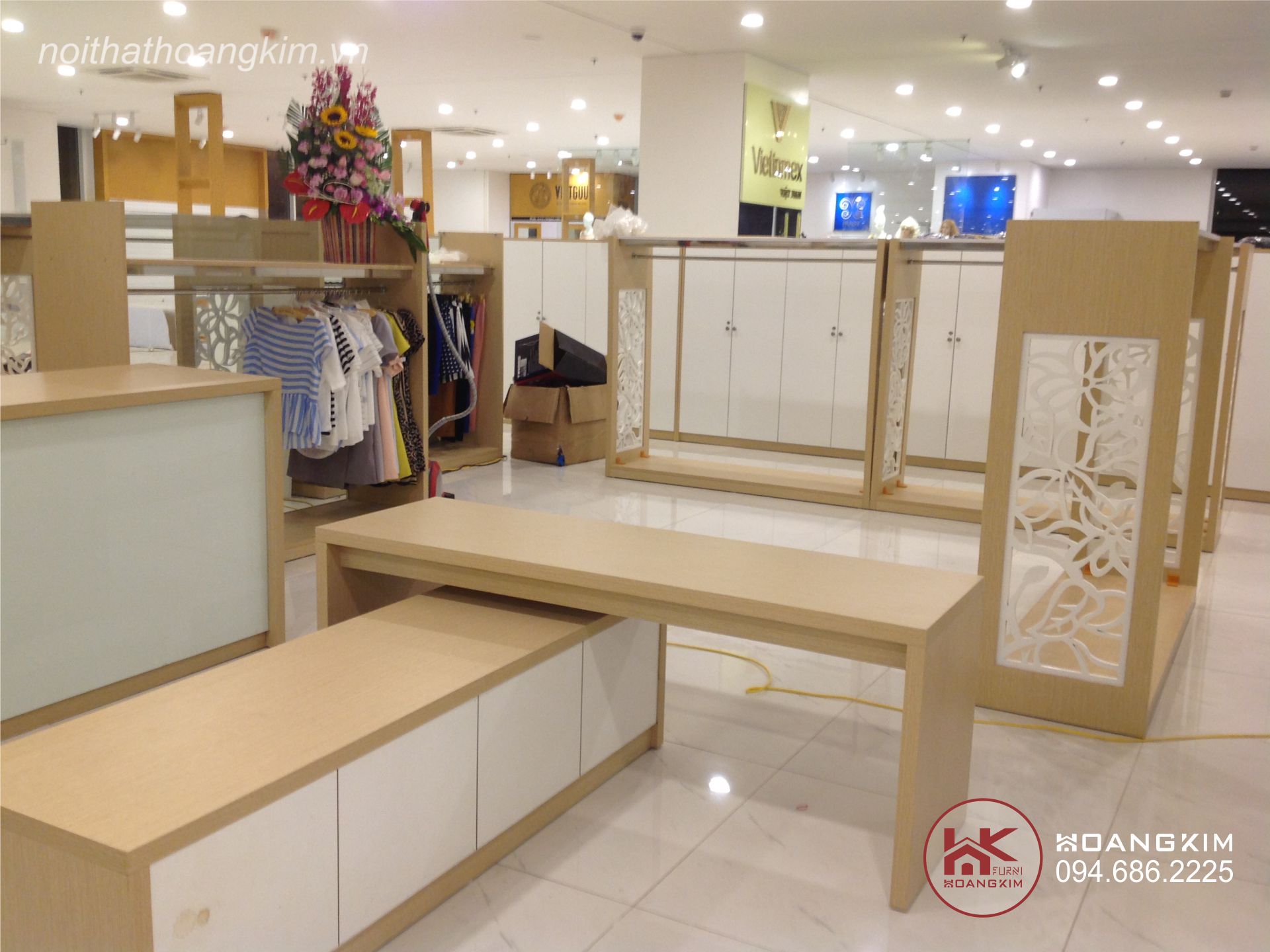 nội thất showroom hà nội