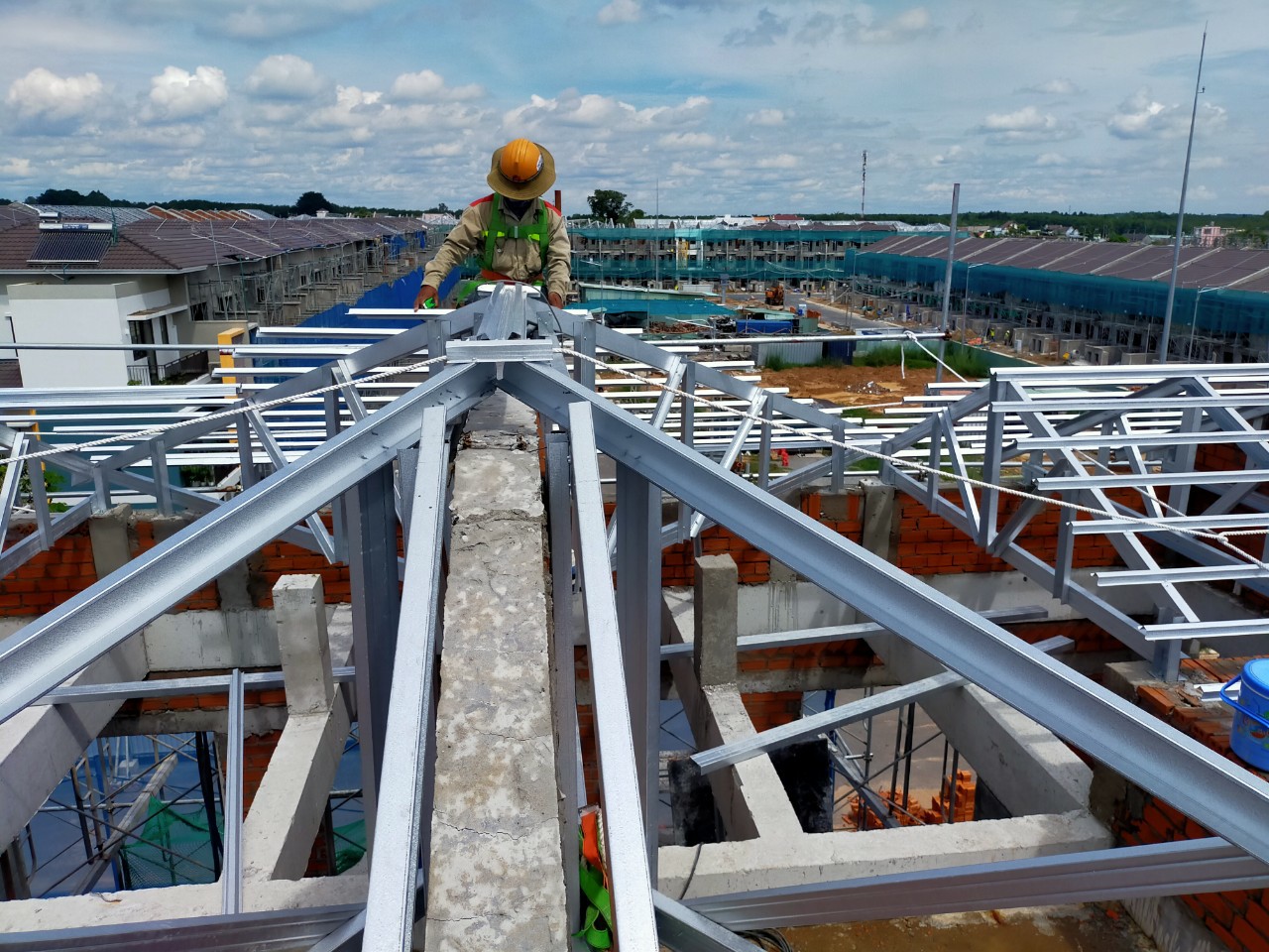 khung kèo thép nhẹ vntruss
