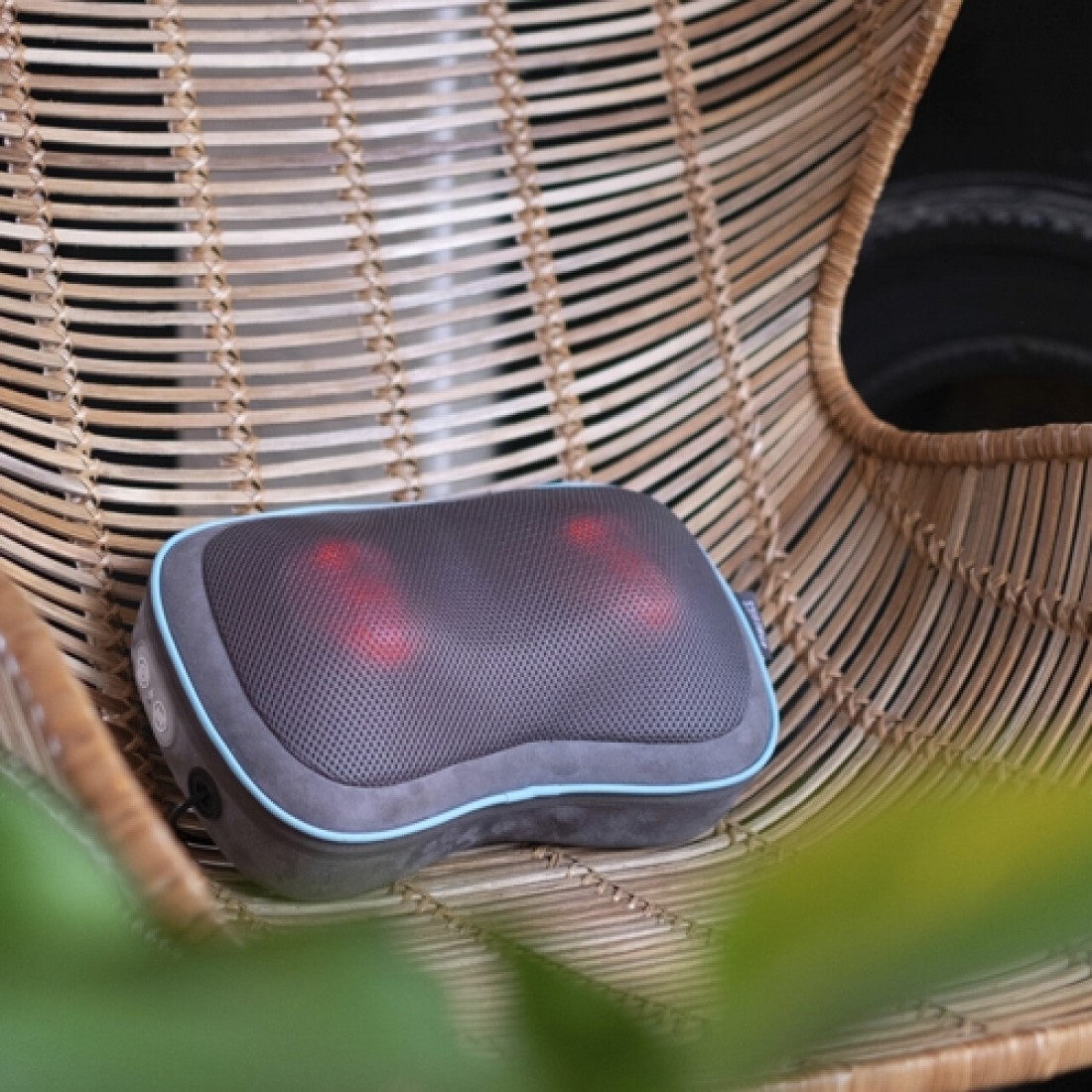 Gối massage shiatsu 3D cao cấp công nghệ GEL – Pin sạc HoMedics GST-550HRC-EU