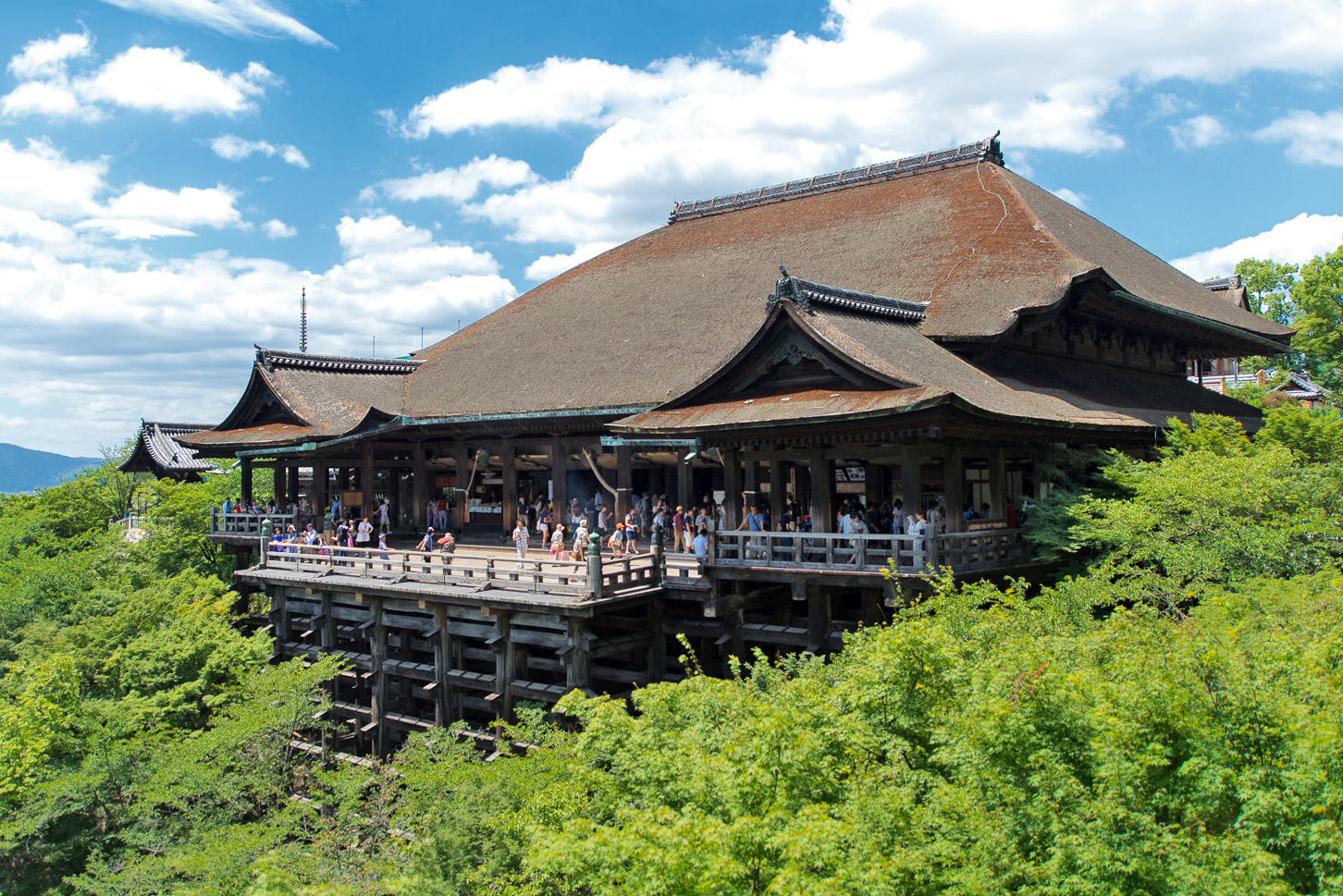 Du lịch Nhật Bản khám phá những ngôi đền Phật giáo nổi tiếng nhất Kyoto
