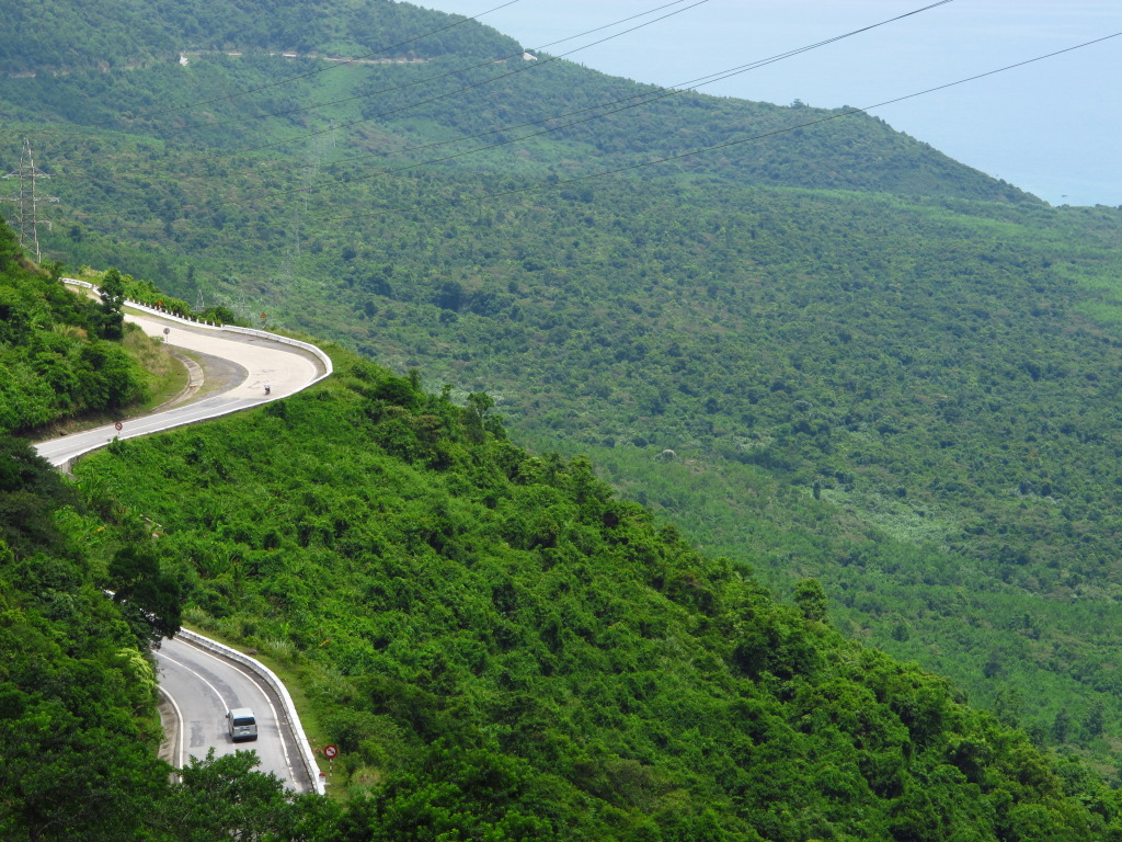 Chinh phục đèo Hải Vân -