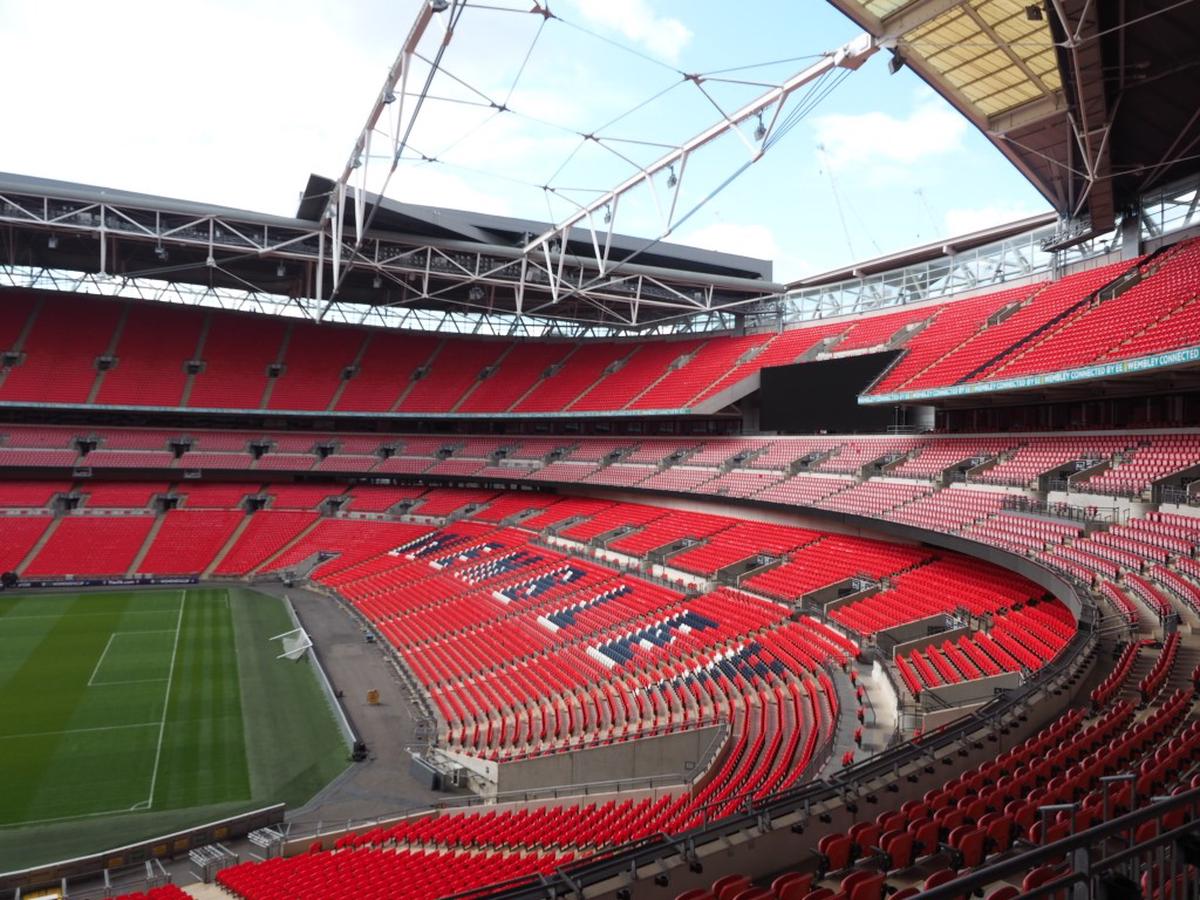 Ghé thăm sân vận động Wembley tại London