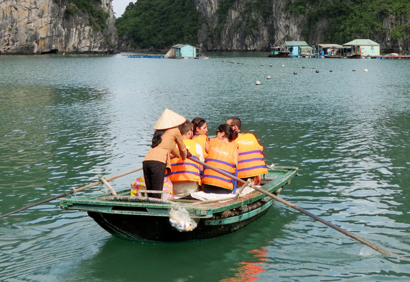 thăm quan làng chài việt hải