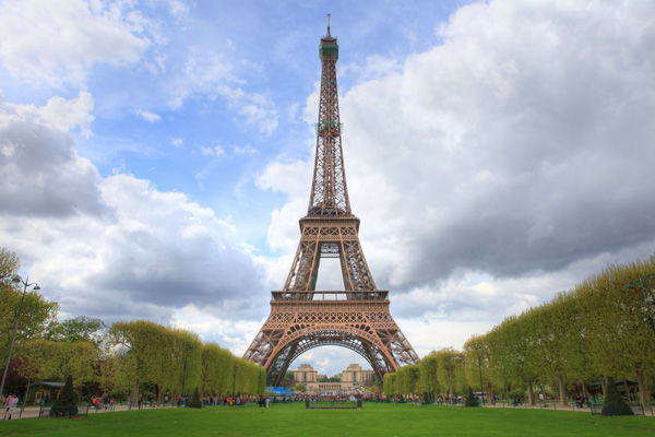 tháp eiffel