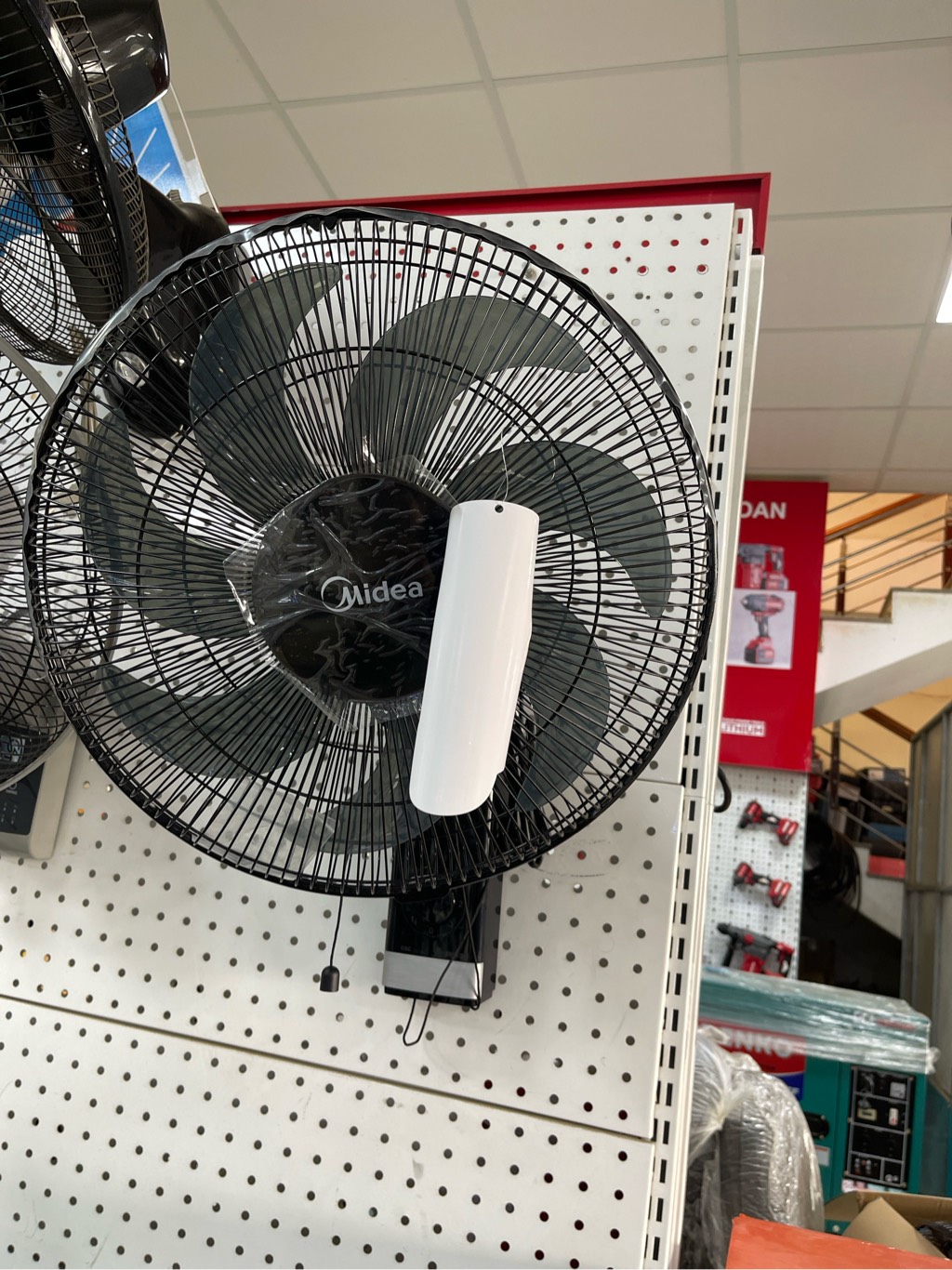 Quạt treo tường Midea 7 cánh FW40-23M