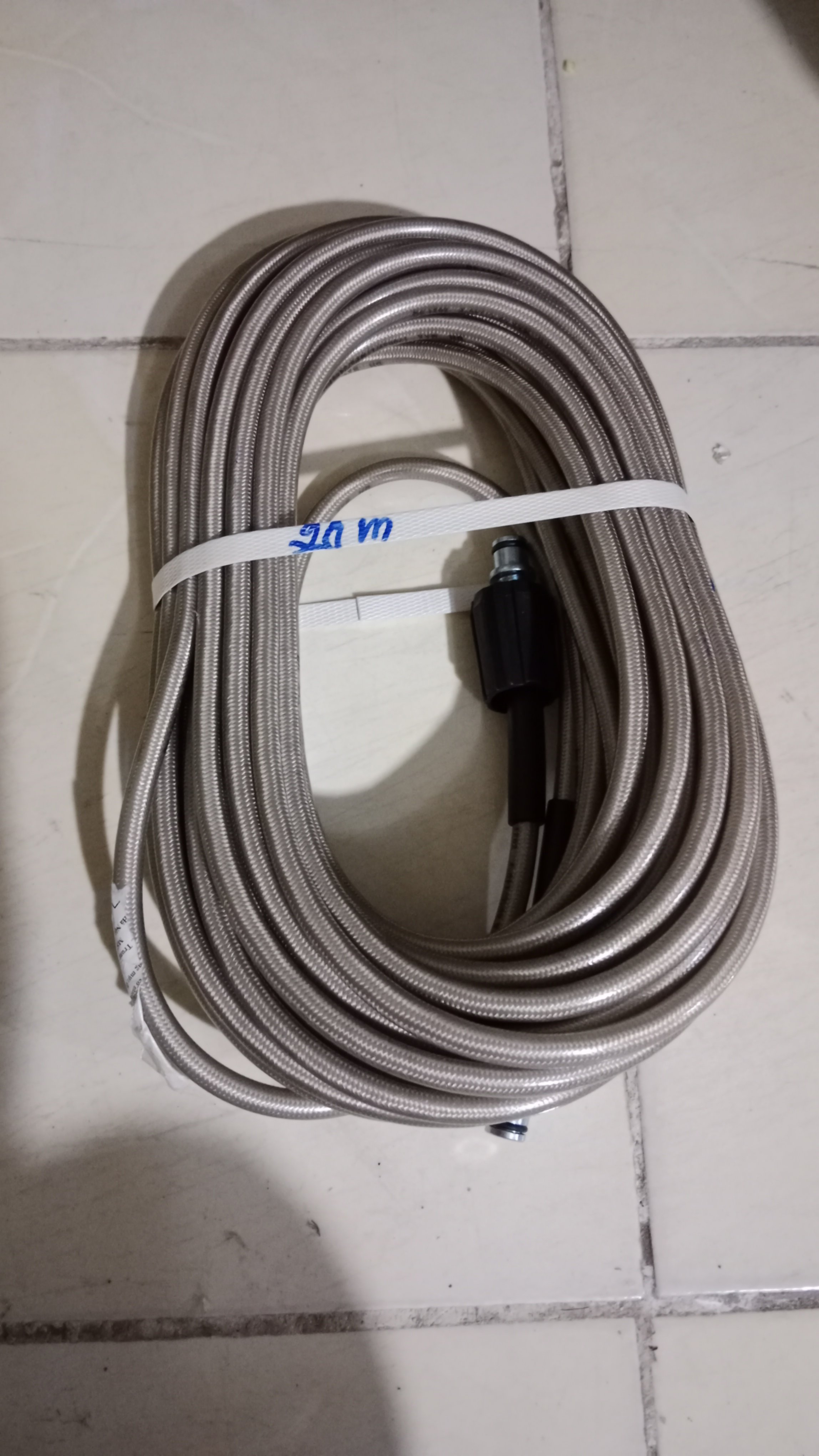 Vòi rửa xe áp lực xám máy xách tay 20mx (bh)+(bs)