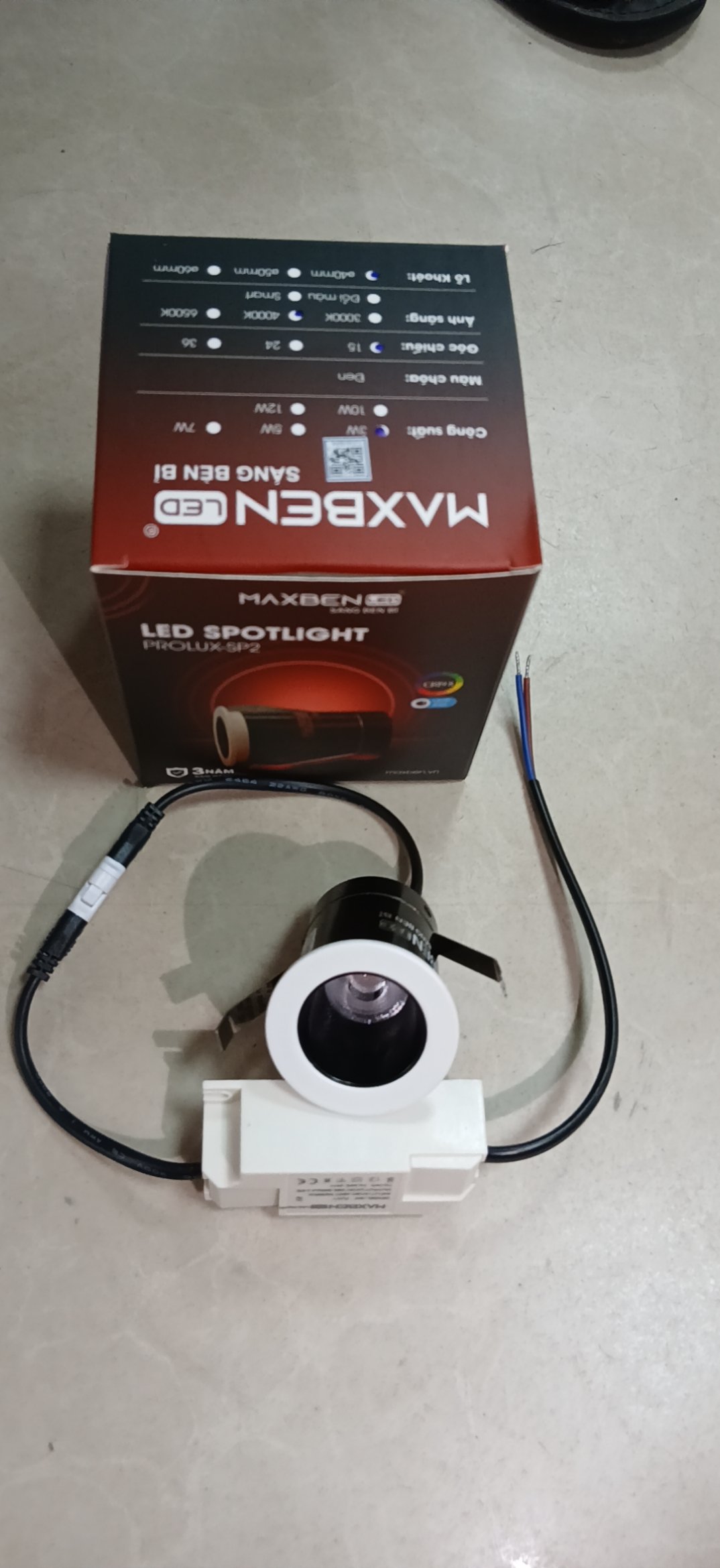 đèn âm trần MAXBEN D40-3-15D-4K-40/3Wmàu trung tính