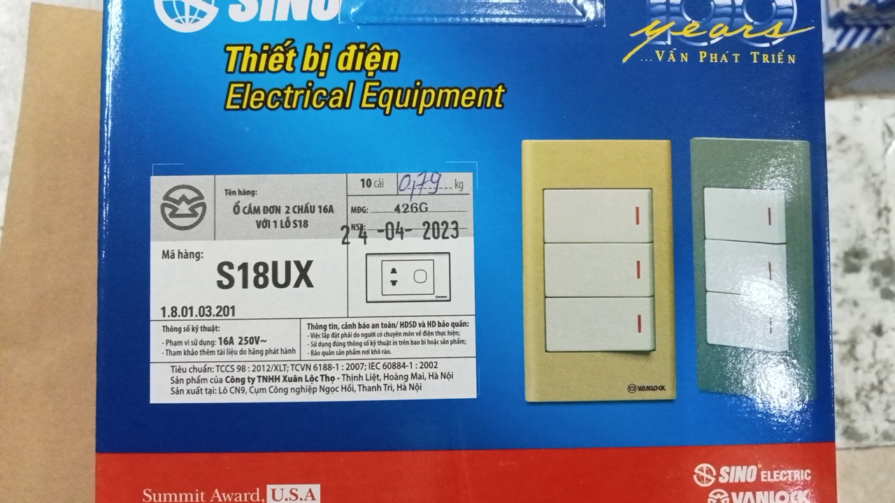 1 công tắc 1 ổ S18U SINO (không hạt)