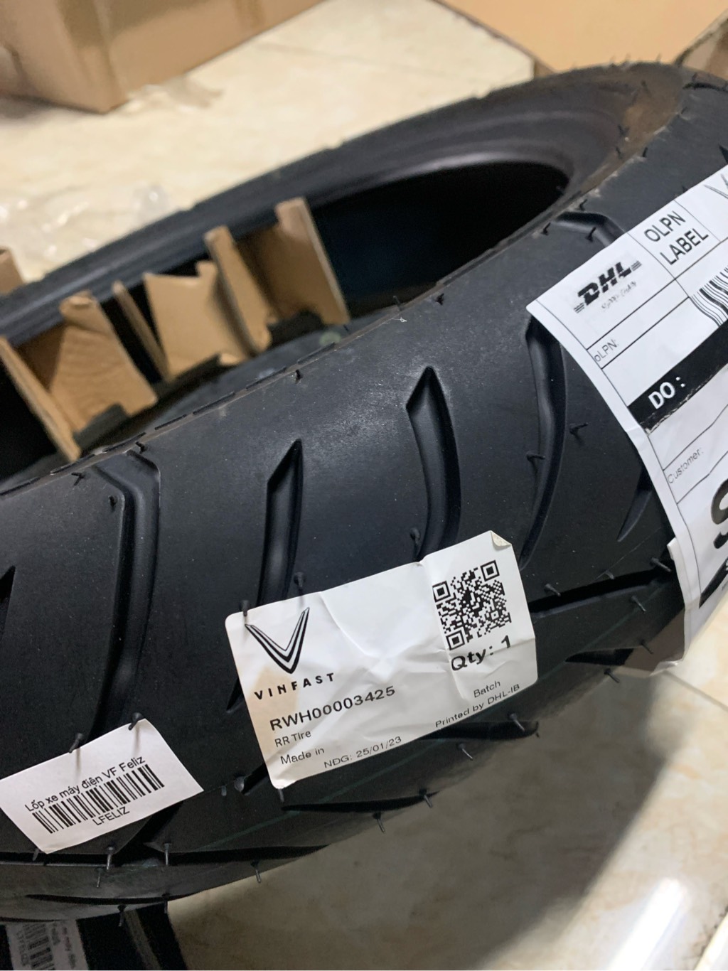 Lốp xe máy điện VF Feliz