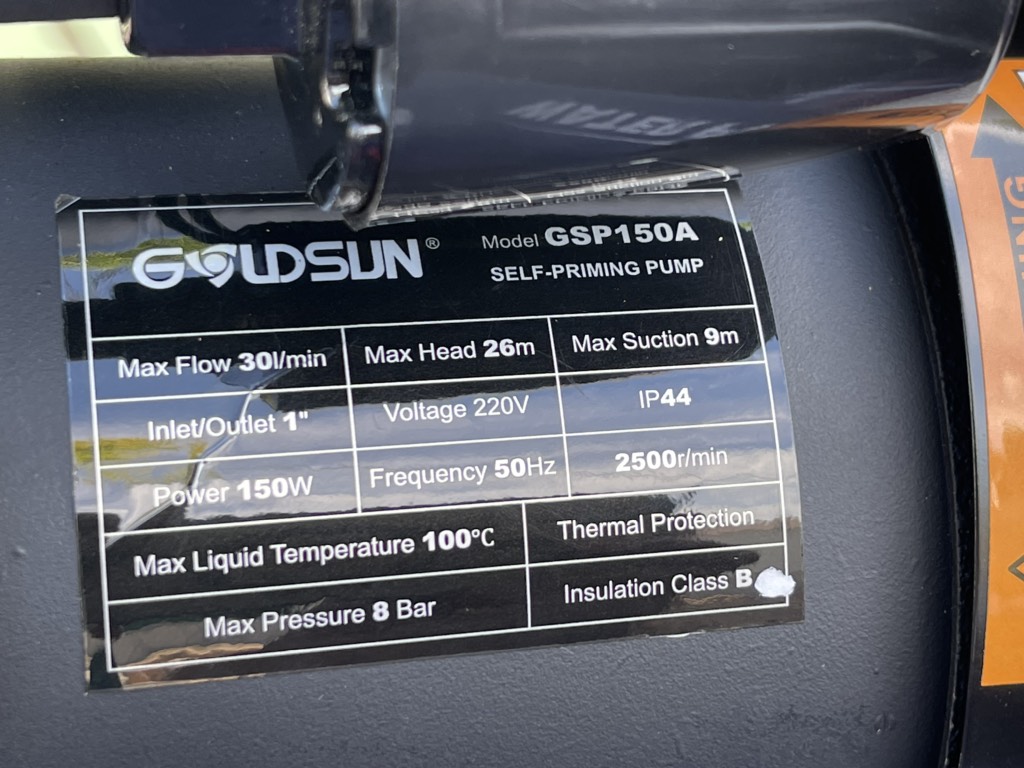 Máy bơm nước Goldsun GSP150A/150W, tăng áp tự động