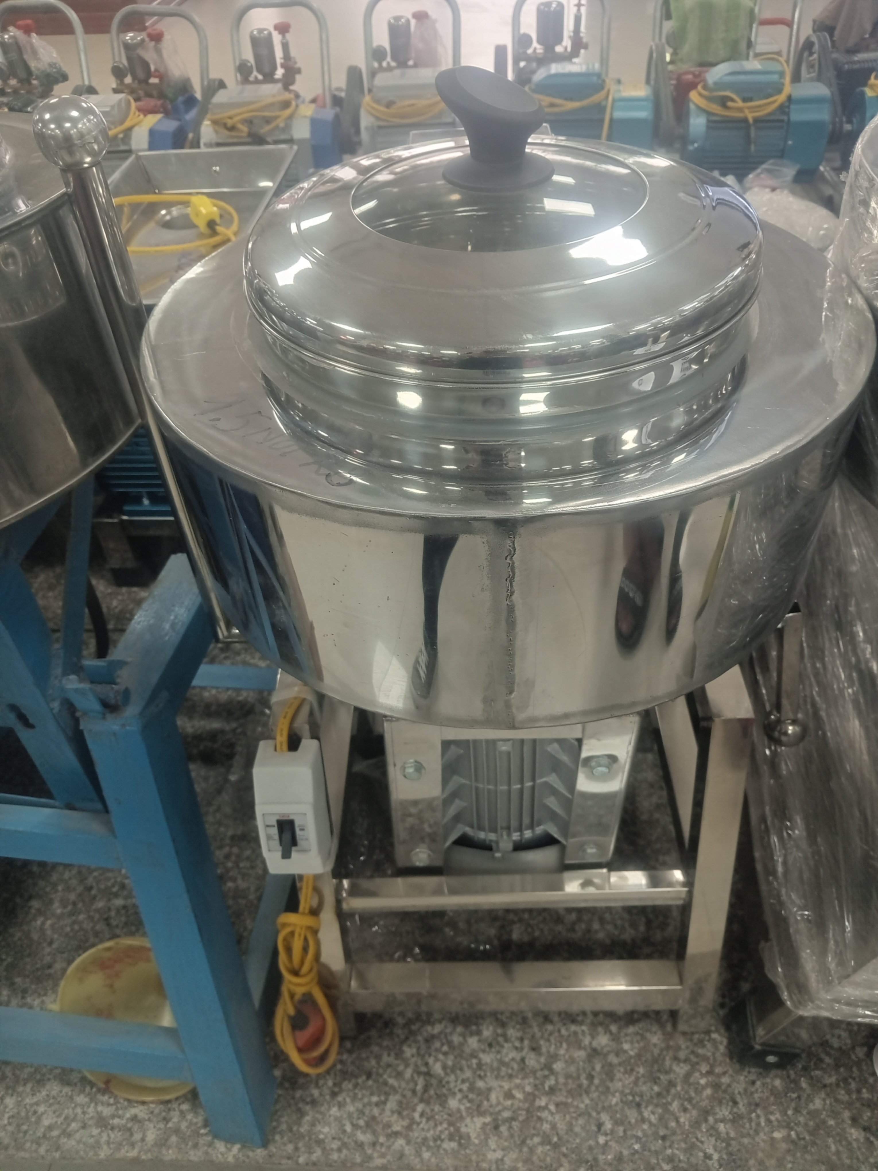 Máy xay giò CN inox TPC 1.5KW/X28 vung kính dao thả bao đá (hp)