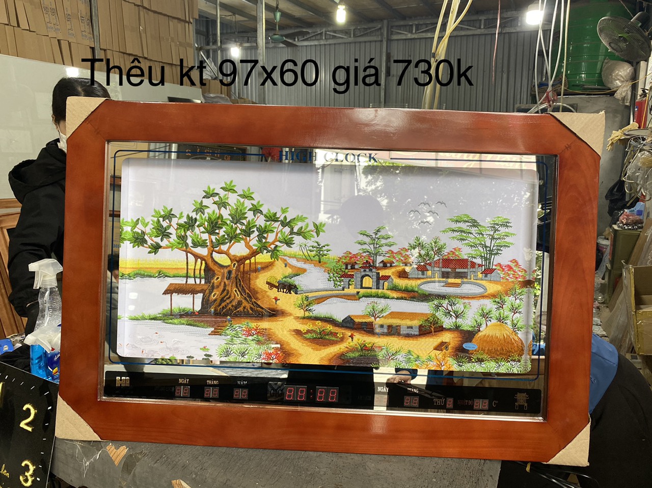 Đồng hồ Hoa Linh lịch vạn niênTranh Thêu đại