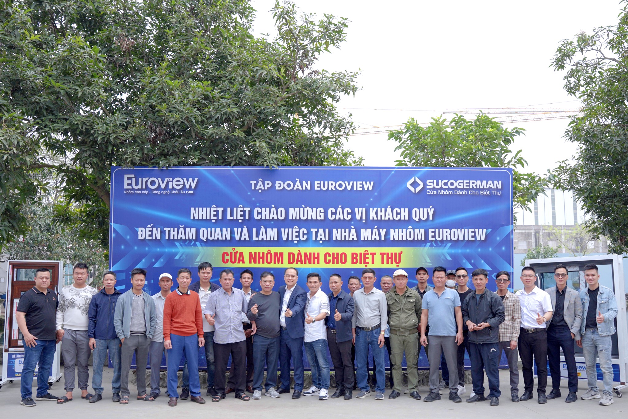 ĐẠI LÝ VŨ QUÝ VÀ ANH EM XƯỞNG SẢN XUẤT KHU VỰC THÁI BÌNH ĐẾN THĂM NHÀ MÁY NHÔM EUROVIEW