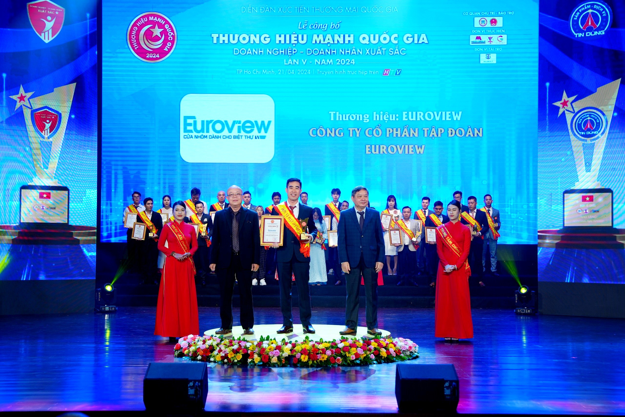 TẬP ĐOÀN EUROVIEW VINH DANH VÀO TOP 10 THƯƠNG HIỆU MẠNH QUỐC GIA 2024