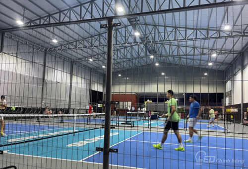 đèn sân pickleball trong nhà