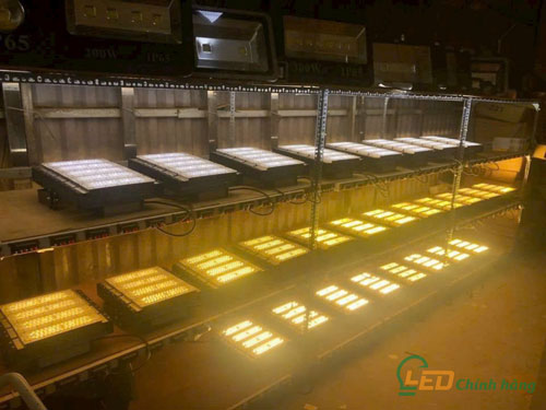 Đèn Pha LED Module Hãng Zeus