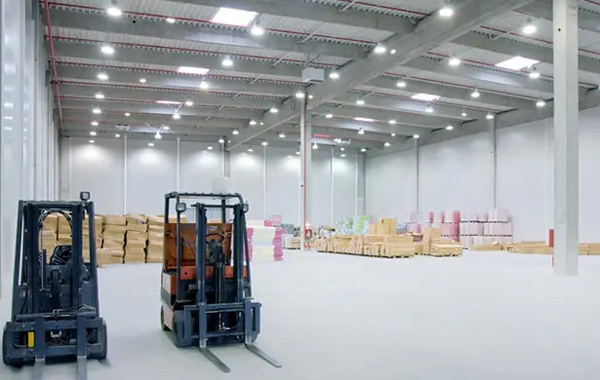 Lắp đặt đèn LED nhà xưởng 150W Zeus ZHBC-150W tại nhà máy TP.HCM