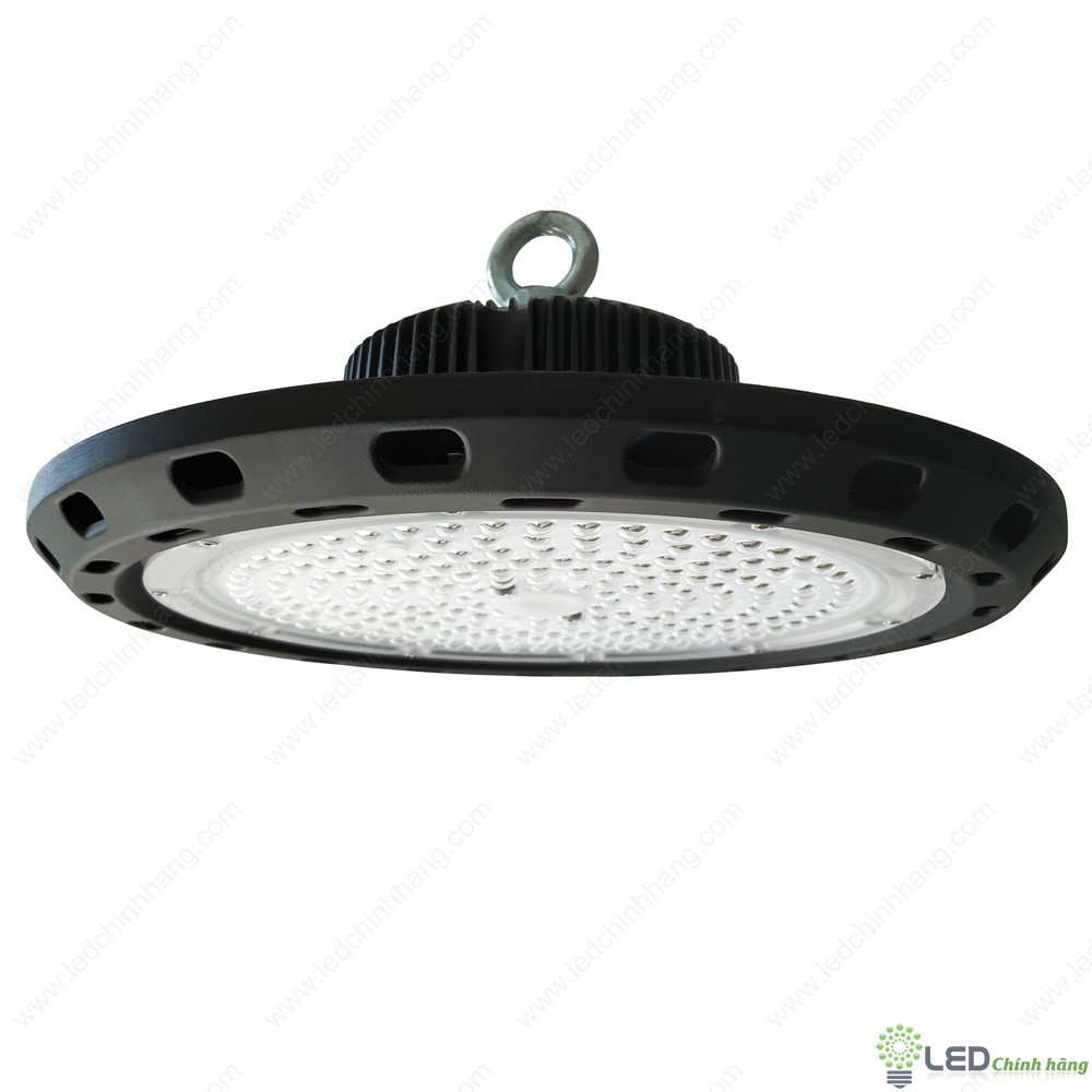 Đèn LED Nhà Xưởng Highbay UFO sẽ cung cấp ánh sáng chất lượng và độ sáng cao cho nhà xưởng của bạn. Với thiết kế đẹp mắt và tiết kiệm năng lượng, đèn LED này là lựa chọn thích hợp cho những ai đang tìm kiếm một giải pháp chiếu sáng tối ưu cho nhà xưởng của mình. Hãy xem hình ảnh để cảm nhận được sức mạnh mà đèn LED Nhà Xưởng Highbay UFO mang lại!