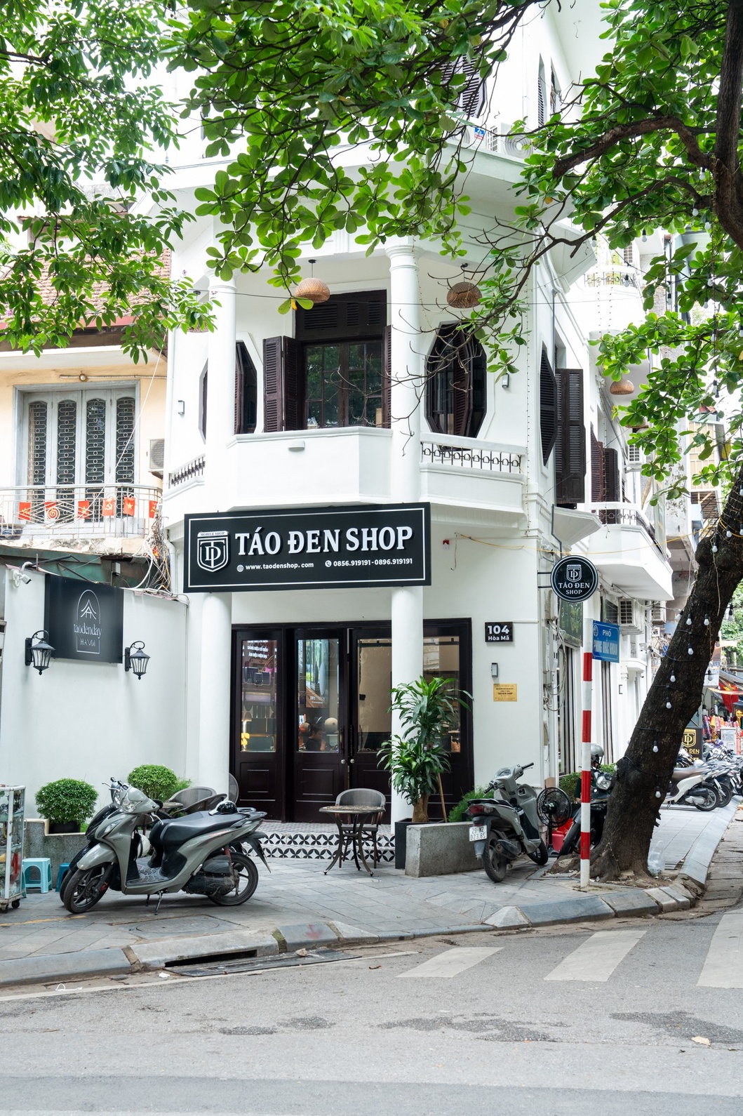 Táo Đen Shop – Số 104 Phố Hòa Mã, Quận Hai Bà Trưng, Hà Nội