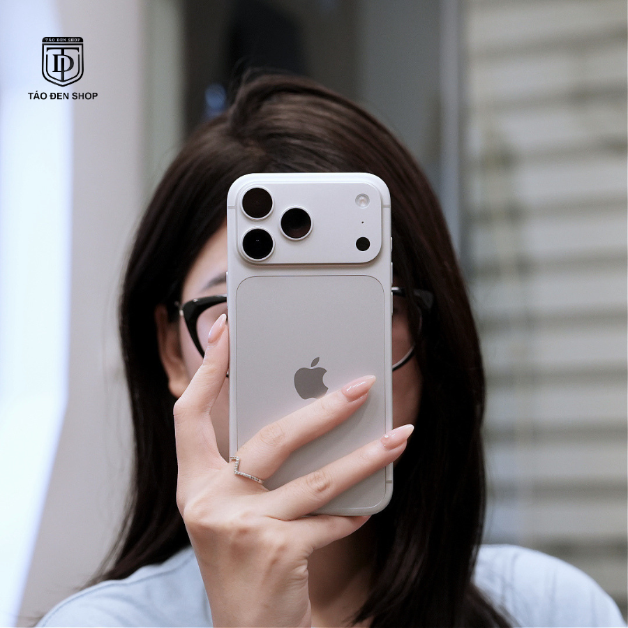 Chi tiết iPhone 18 Pro Max màu Bạc tại Táo Đen Shop
