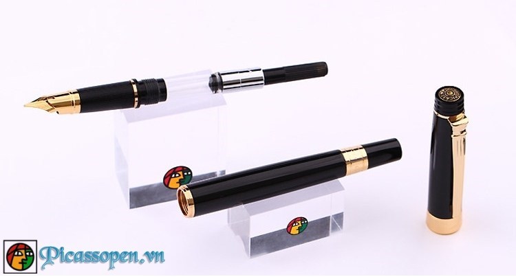 Chi tiết thiết kế bút máy cao cấp Picasso 917 màu đen cài vàng