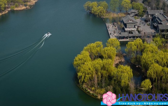 Vẻ đẹp hồ Daming ở Trung Quốc vào mùa xuân