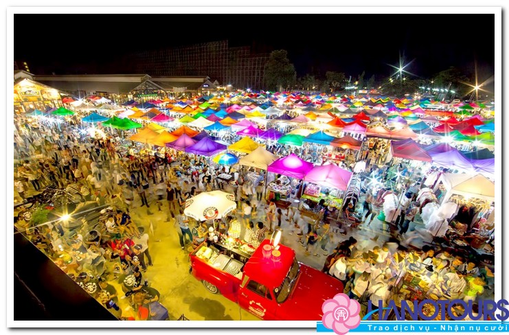 Chợ trời Rod Fai Market ở Bangkok Primary tabs