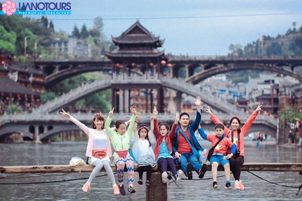 Phượng Hoàng Cổ Trấn Trung Quốc