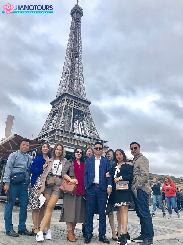 Tháp Eiffel Tower