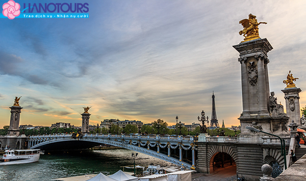 Cầu alexandre iii bridge tại paris