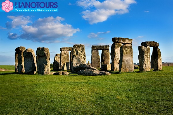 Bãi đá cổ Stone Henge