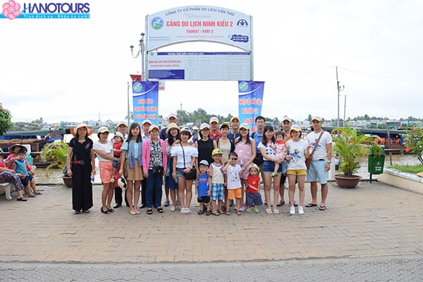 Vẻ đẹp của bến Ninh Kiều Cần Thơ