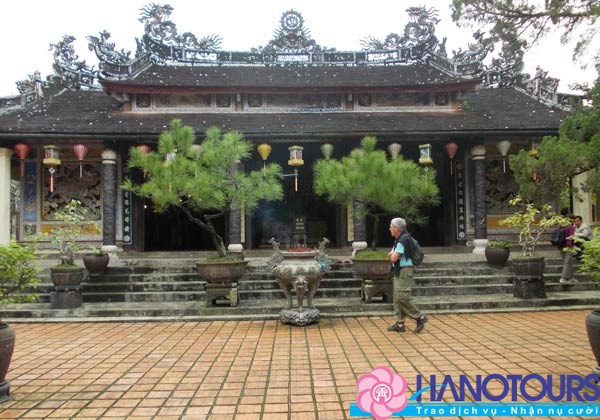 chua-Tu-Hieu-ngoi-chua-to-noi-tieng-o-Hue