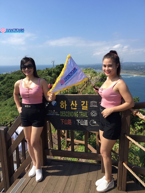 Khách hàng xinh tươi của Hanotours